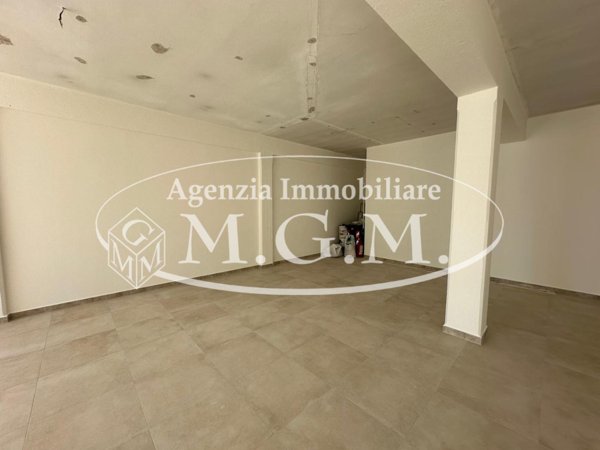 locale commerciale in affitto a Bientina