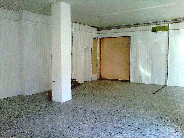 locale commerciale in affitto a Buti