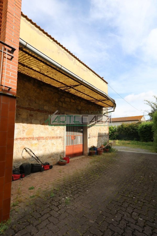 capannone in affitto a Buti