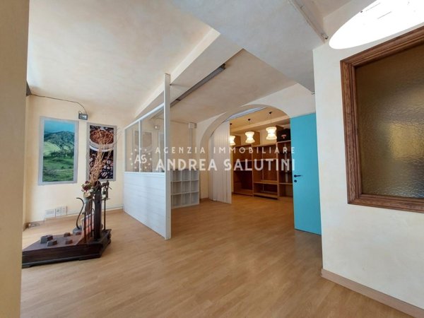 locale commerciale in affitto a Buti