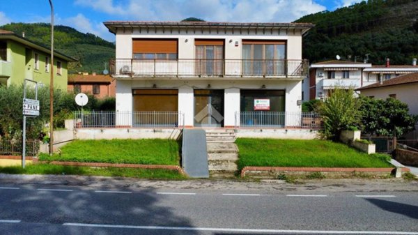 negozio in affitto a Calci