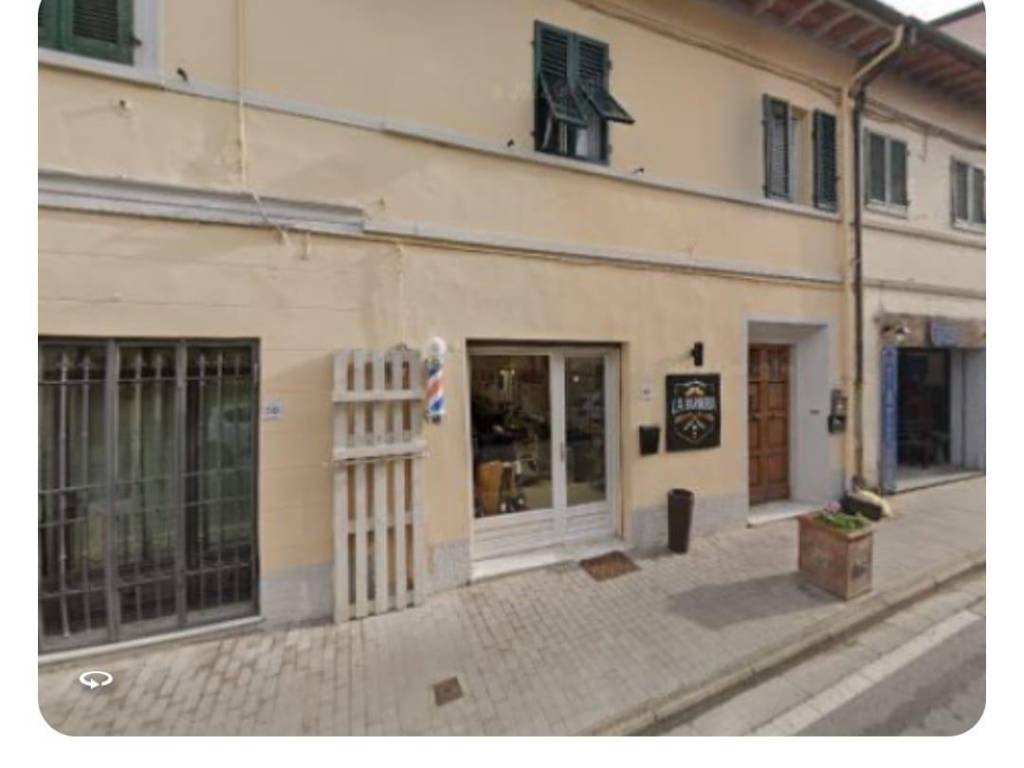 negozio in affitto a Calcinaia