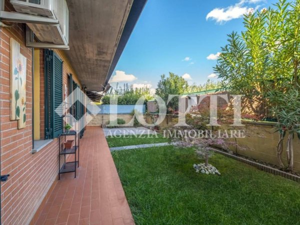 casa indipendente in affitto a Calcinaia