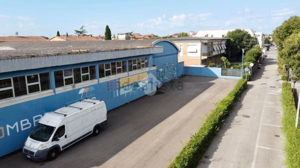 capannone in affitto a Calcinaia in zona Fornacette