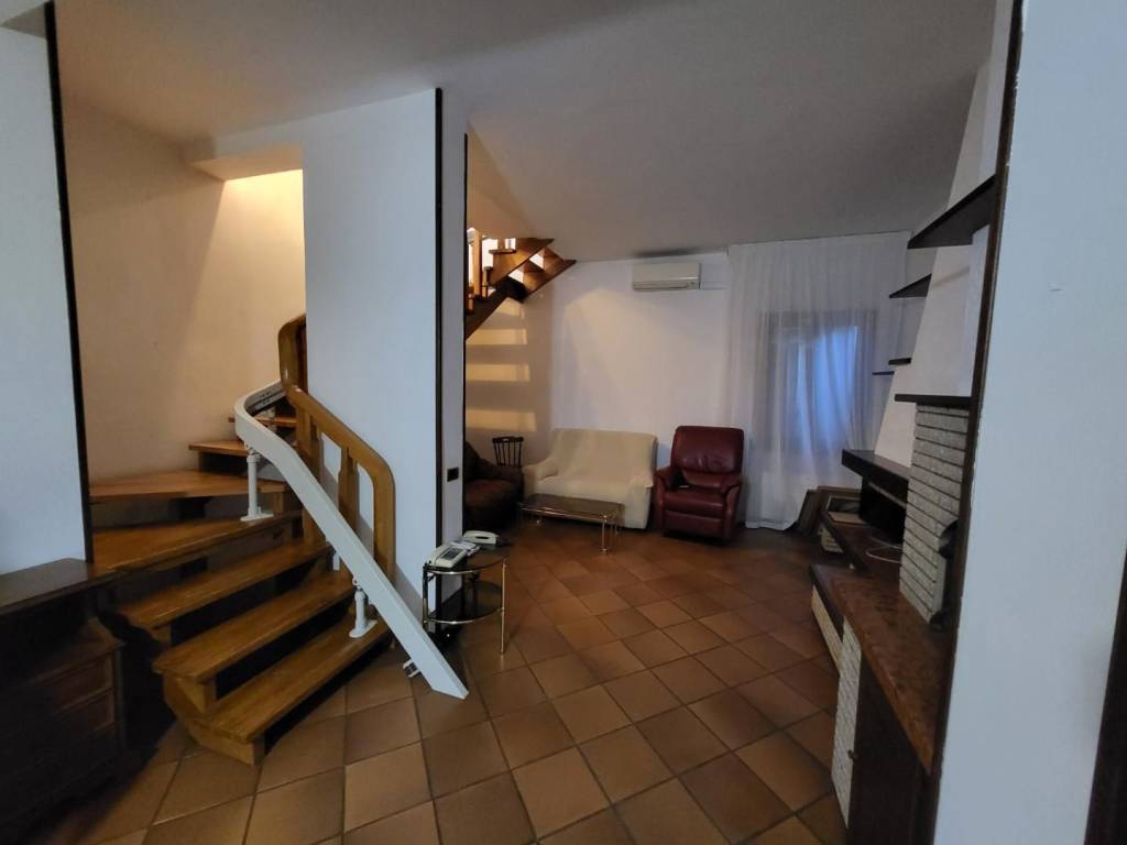 appartamento in affitto a Calcinaia in zona Fornacette