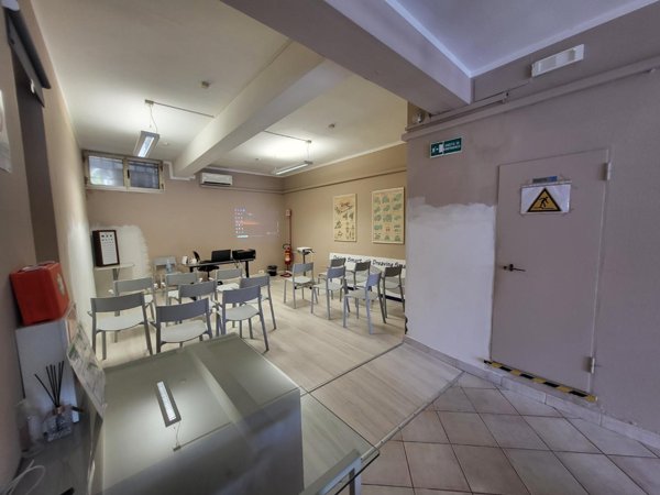 locale commerciale in affitto a Calcinaia in zona Fornacette