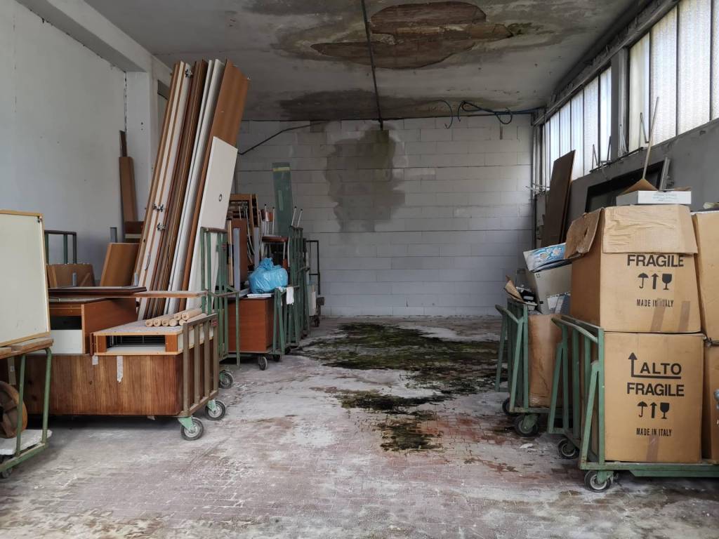 negozio in affitto a Calcinaia in zona Fornacette