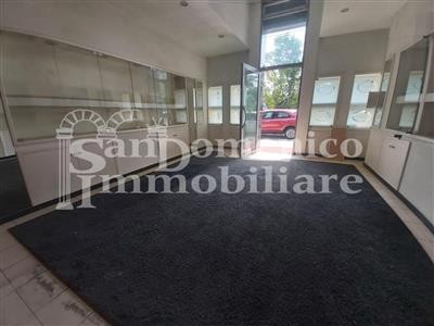 locale commerciale in affitto a Calcinaia in zona Sardina