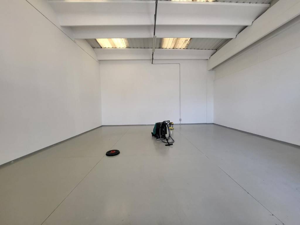 locale commerciale in affitto a Calcinaia in zona Fornacette