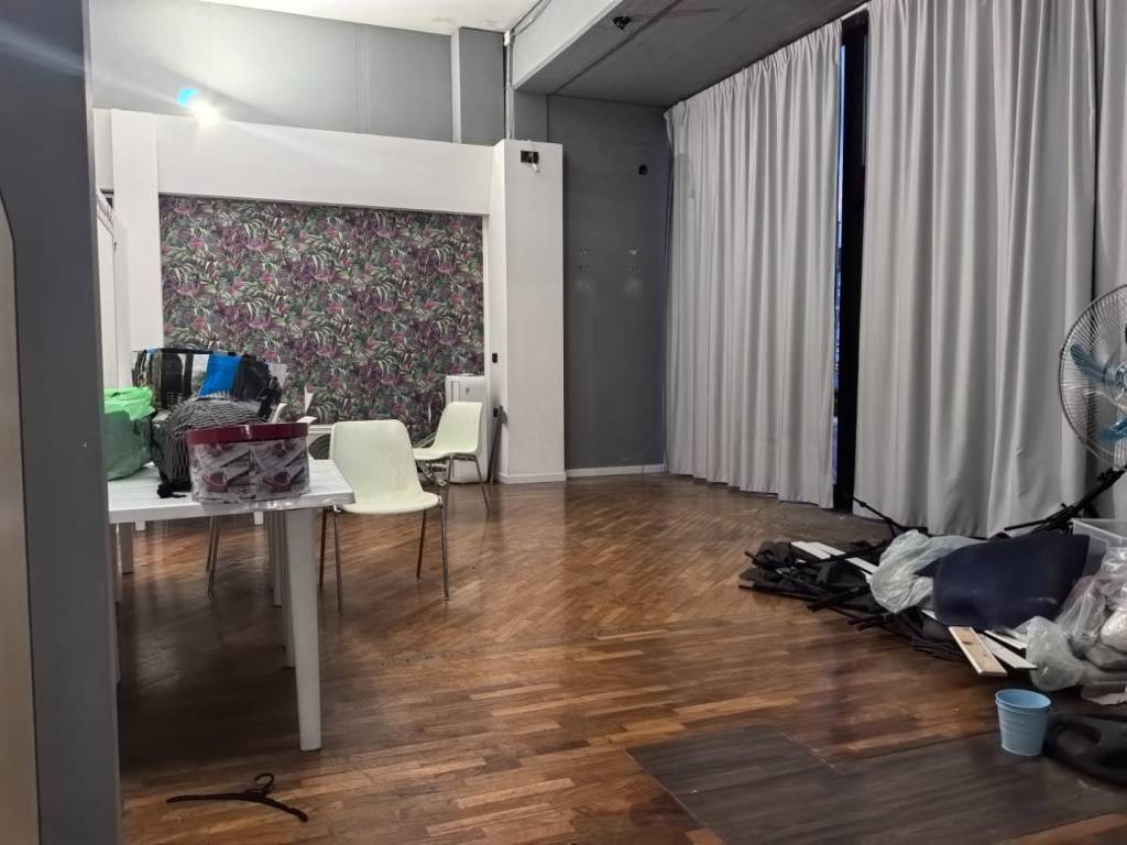 negozio in affitto a Calcinaia in zona Fornacette