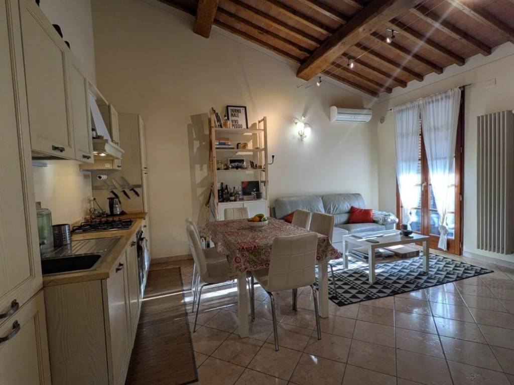 appartamento in affitto a Calcinaia in zona Fornacette