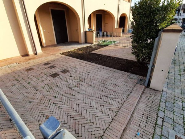 appartamento in affitto a Calcinaia in zona Fornacette