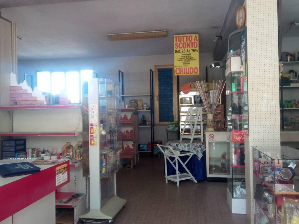 negozio in affitto a Capannoli