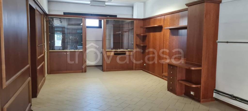 negozio in affitto a Capannoli