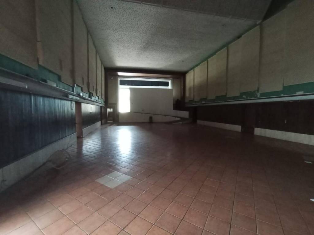 locale commerciale in affitto a Cascina in zona San Frediano a Settimo