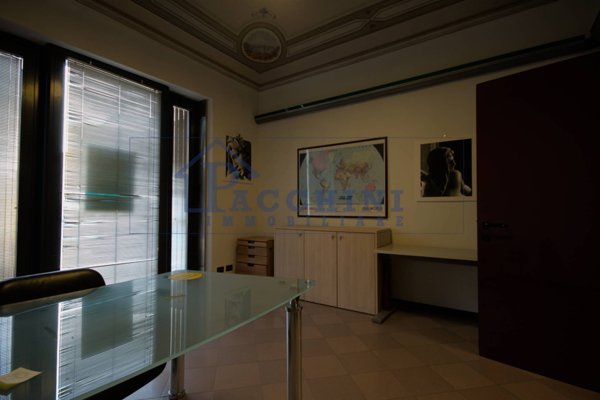 locale commerciale in affitto a Cascina