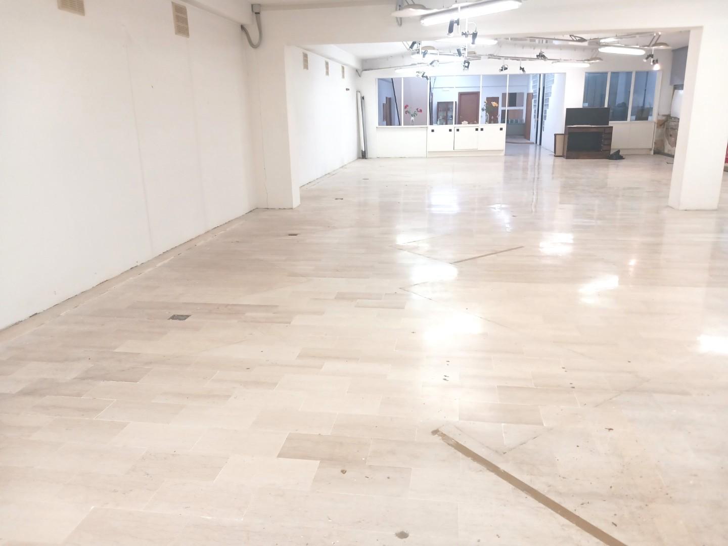 locale commerciale in affitto a Cascina