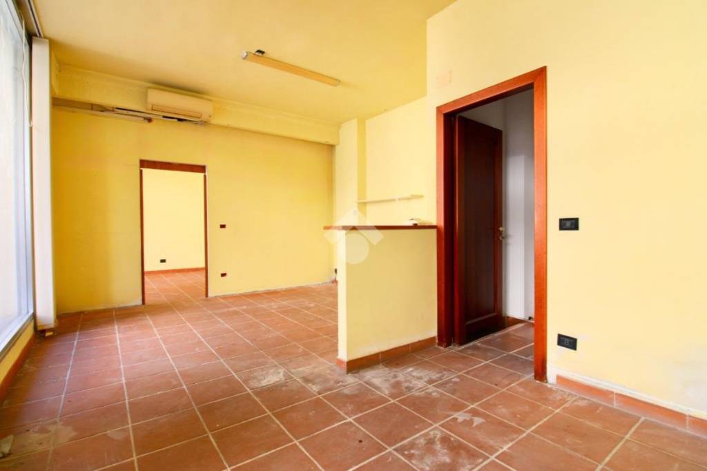 ufficio in affitto a Cascina