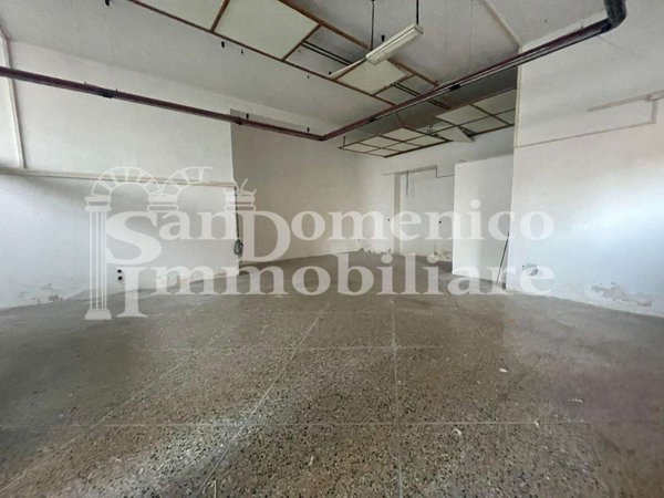 locale commerciale in affitto a Cascina