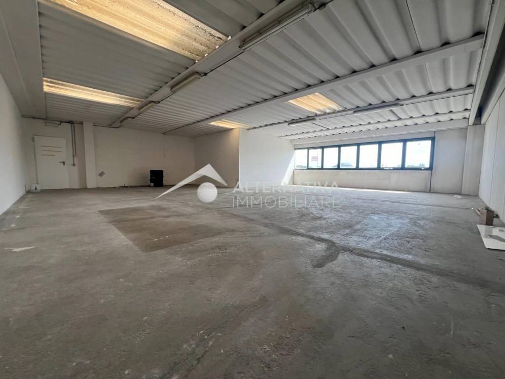 ufficio in affitto a Cascina