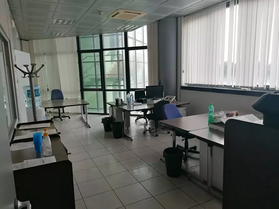 ufficio in affitto a Cascina