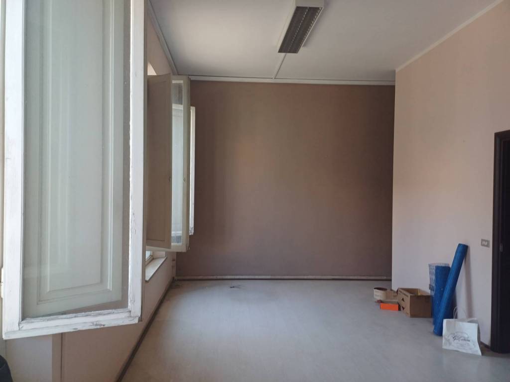 ufficio in affitto a Cascina