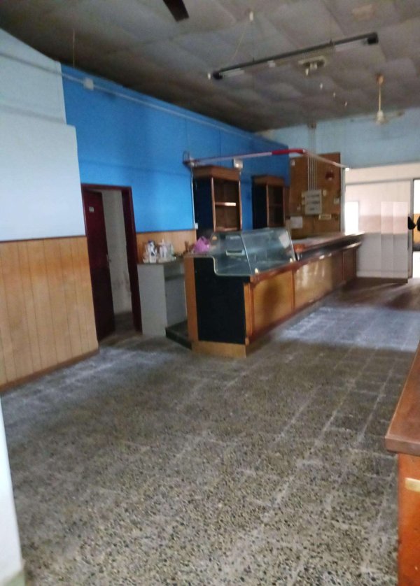 locale commerciale in affitto a Cascina
