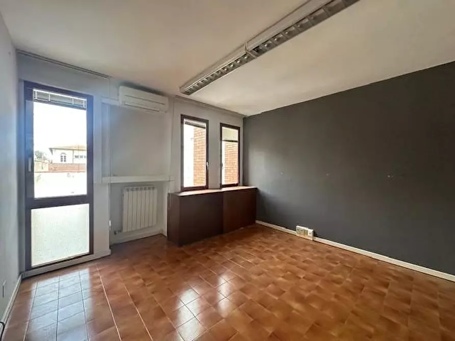 ufficio in affitto a Cascina