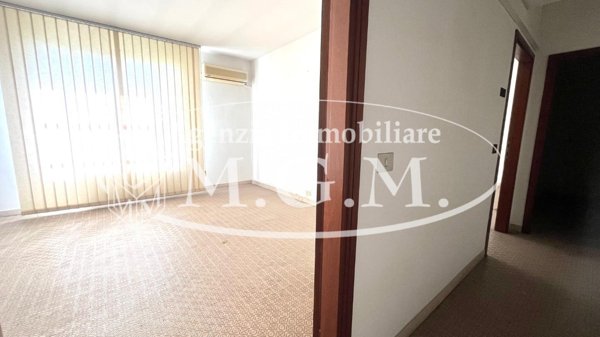 ufficio in affitto a Cascina