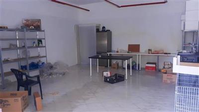 negozio in affitto a Cascina in zona Navacchio