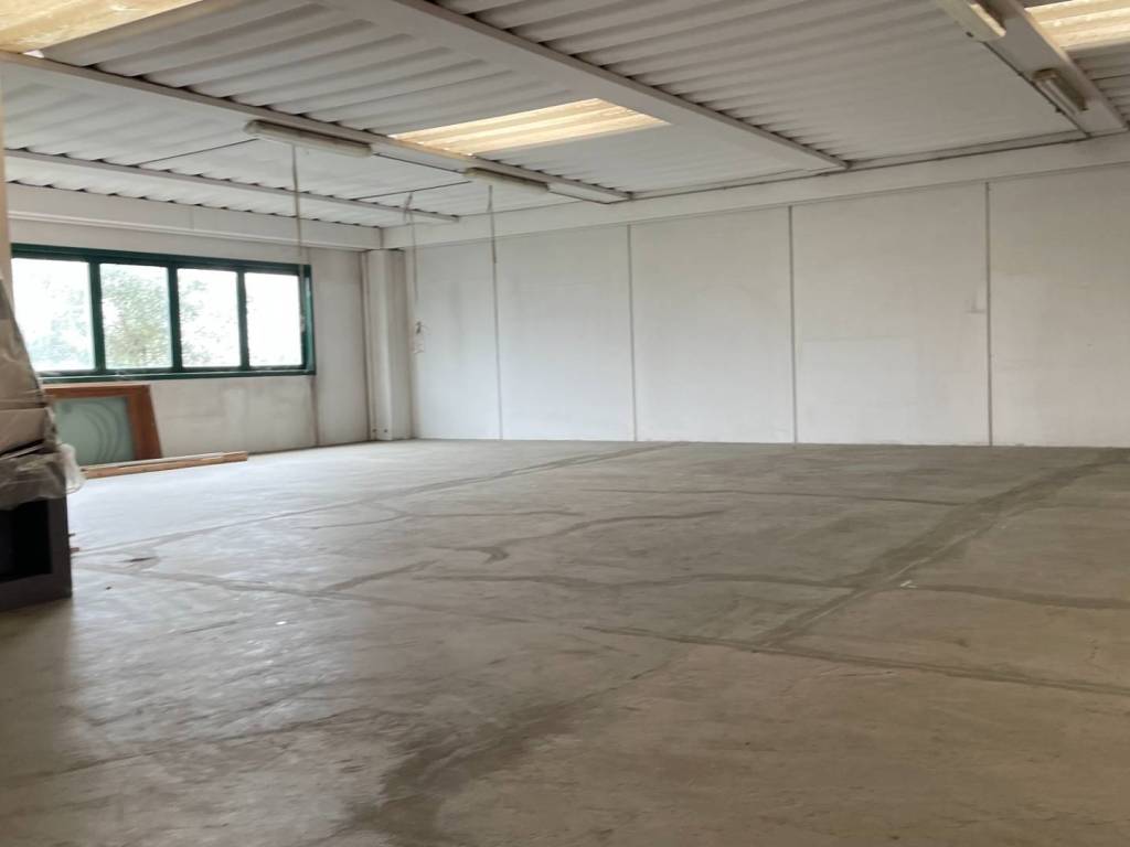 ufficio in affitto a Cascina