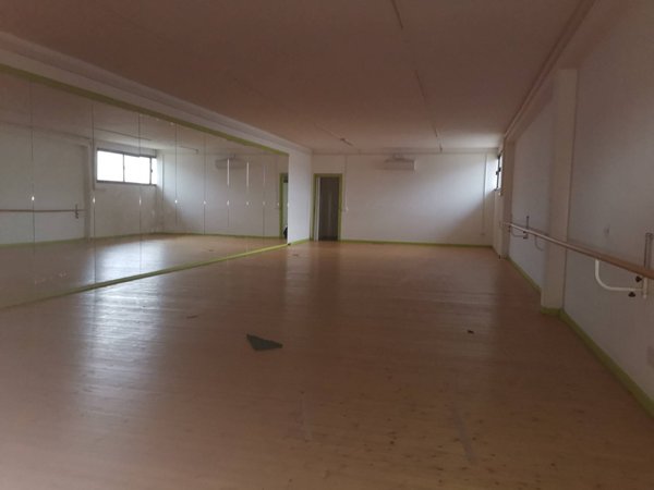 locale commerciale in affitto a Cascina