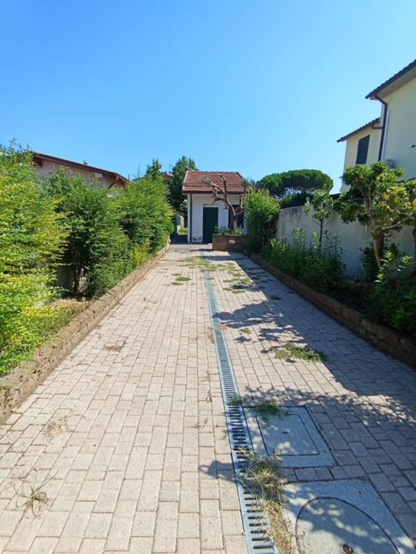 casa indipendente in affitto a Cascina