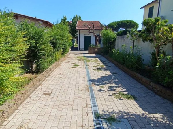 casa indipendente in affitto a Cascina in zona Titignano