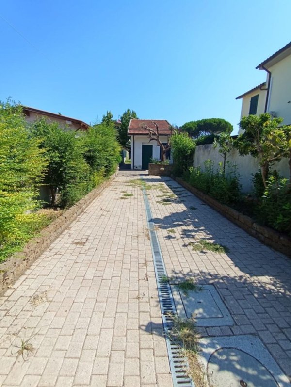 casa indipendente in affitto a Cascina