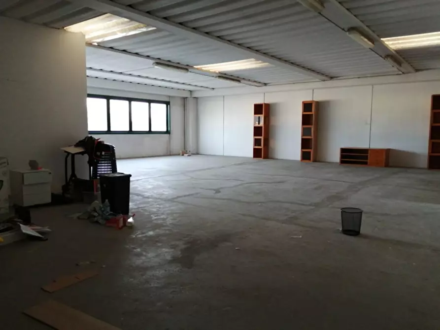 ufficio in affitto a Cascina
