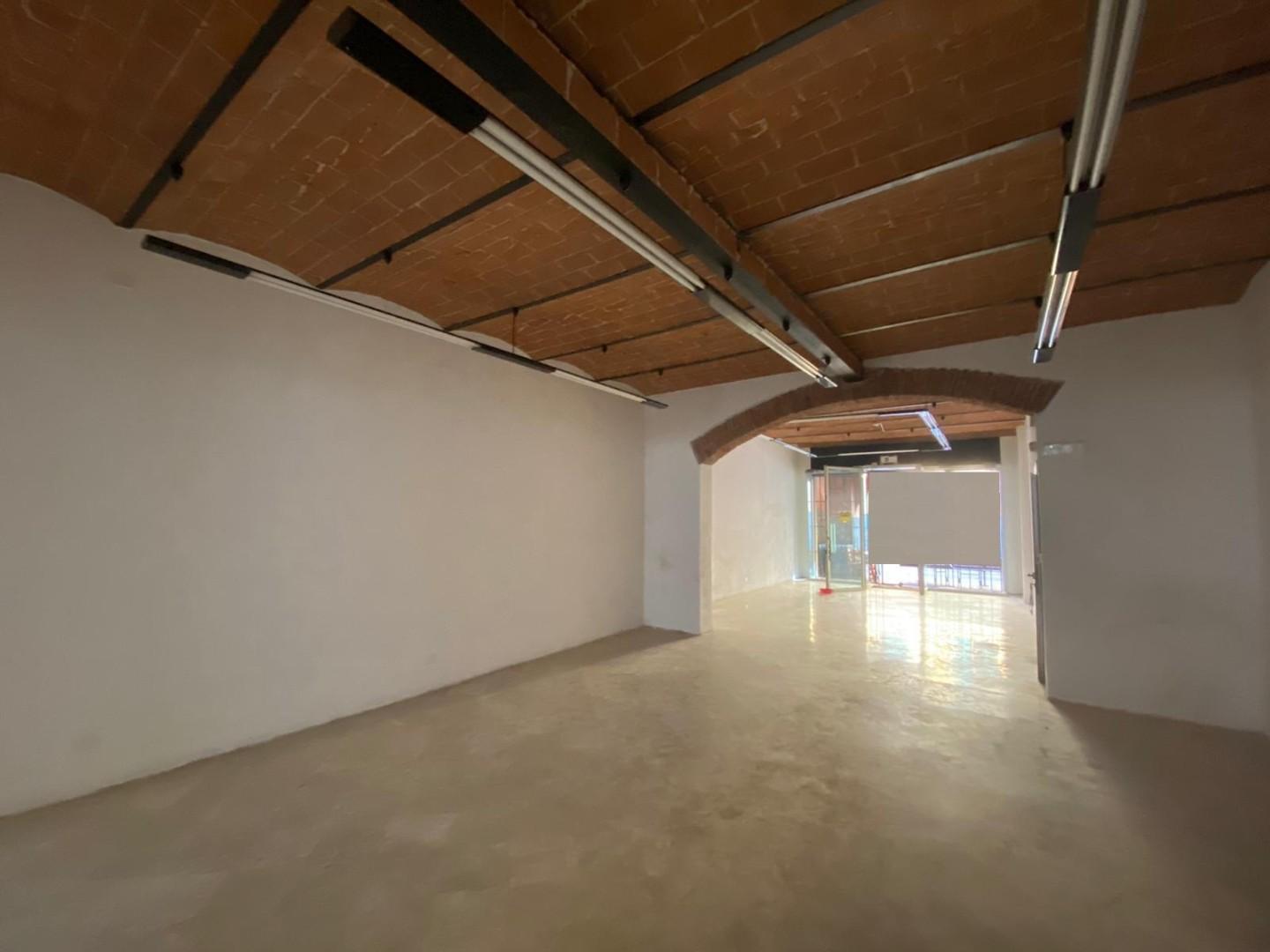 locale commerciale in affitto a Cascina