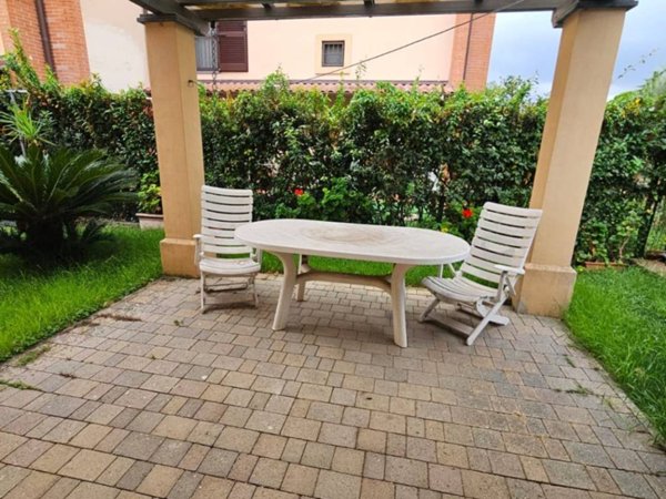 casa indipendente in affitto a Cascina in zona Navacchio