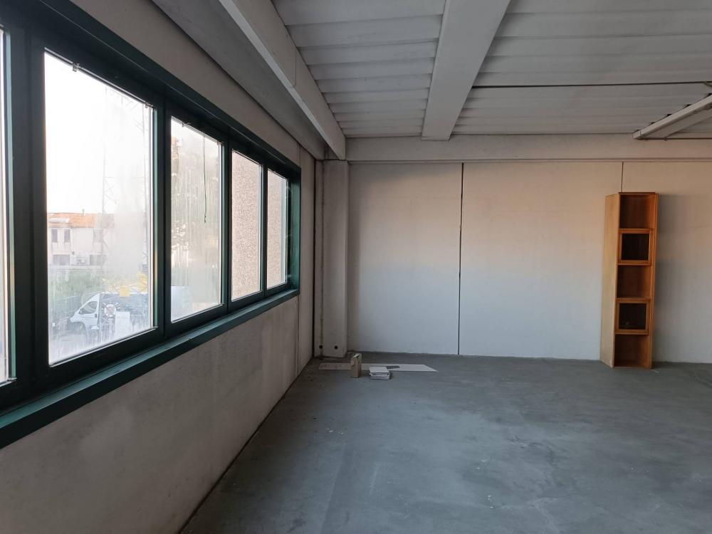 ufficio in affitto a Cascina
