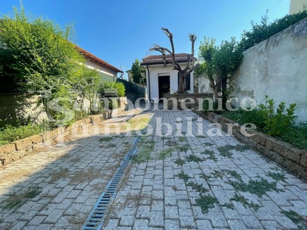 casa indipendente in affitto a Cascina