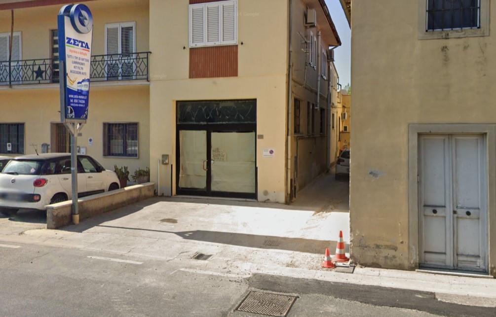 locale commerciale in affitto a Cascina in zona Marciana