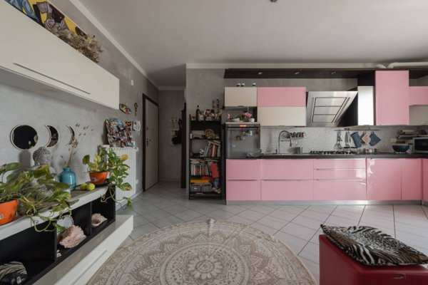 appartamento in affitto a Cascina