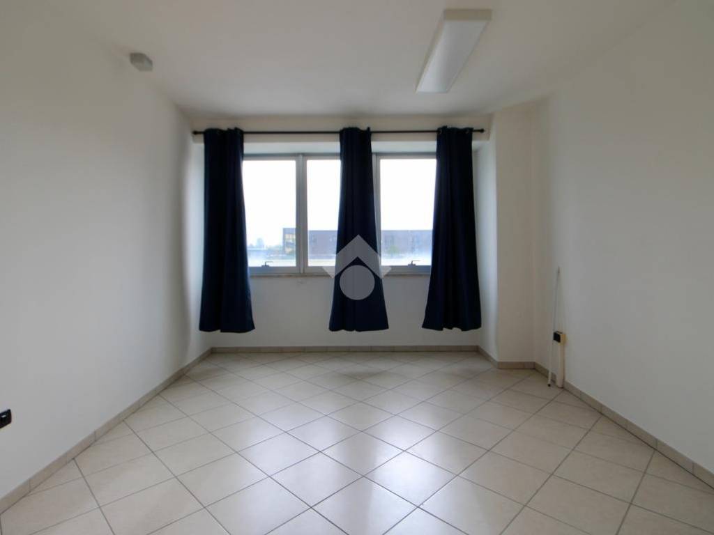 ufficio in affitto a Cascina