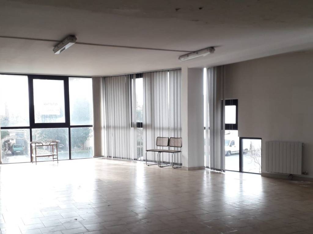 ufficio in affitto a Cascina