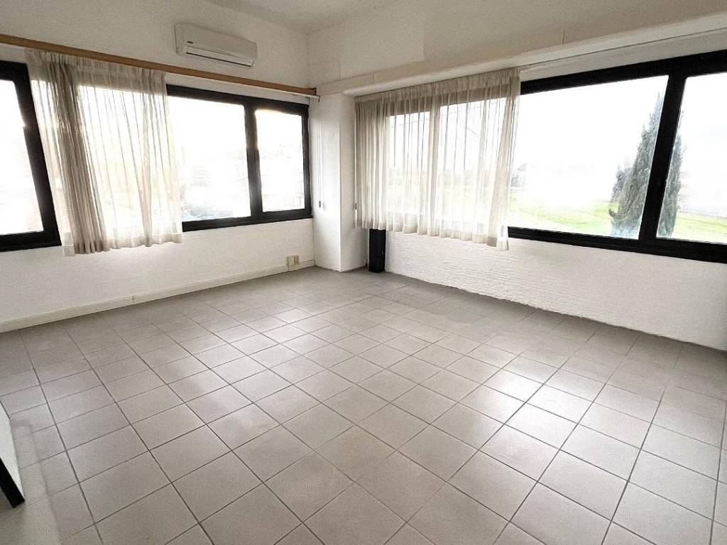 ufficio in affitto a Cascina