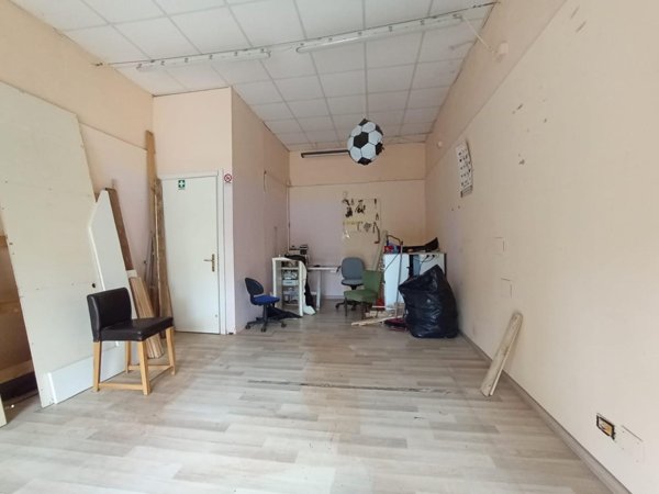 locale commerciale in affitto a Cascina in zona San Frediano a Settimo