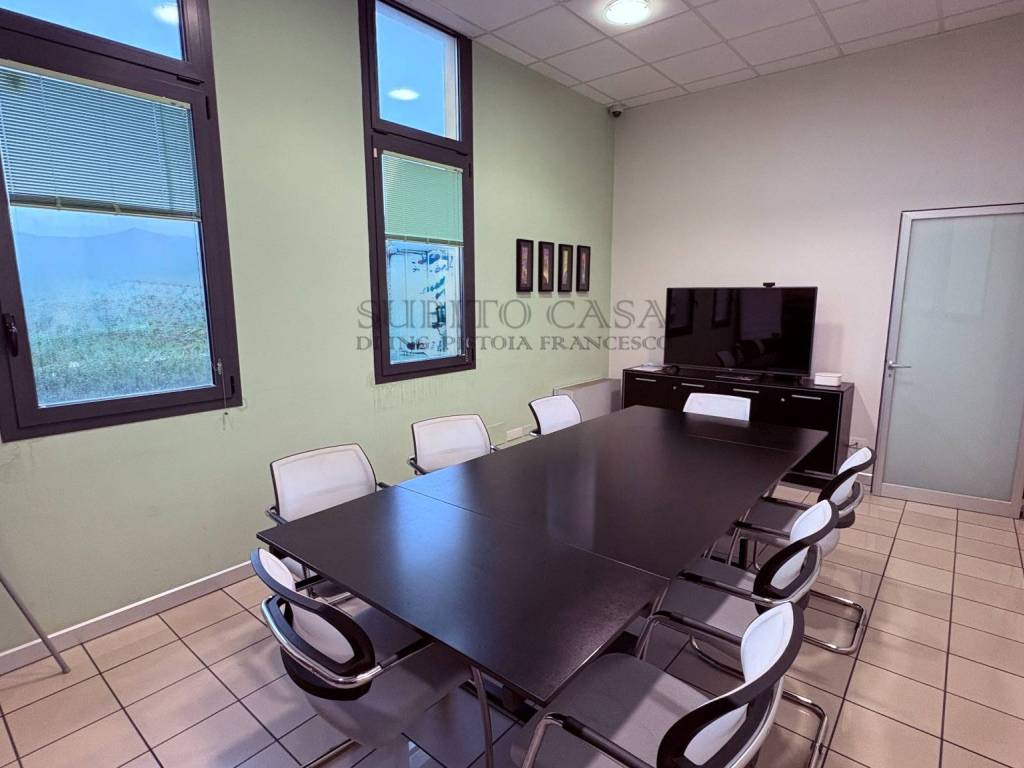 ufficio in affitto a Cascina in zona Navacchio