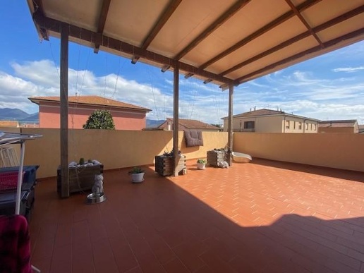 casa indipendente in affitto a Cascina in zona Titignano