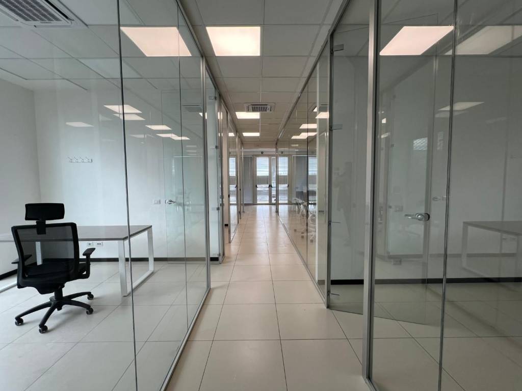 ufficio in affitto a Cascina