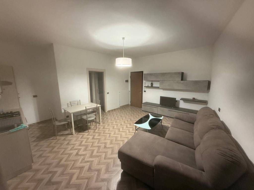 appartamento in affitto a Cascina